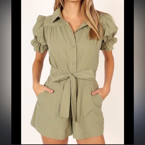 Petal & Pup Riley Waist Tie Romper in Olive Size Small - Picture 2 of 12